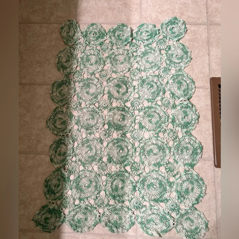 VTG Crocheted Green and White Rectangle Dust cover or Chair cover.